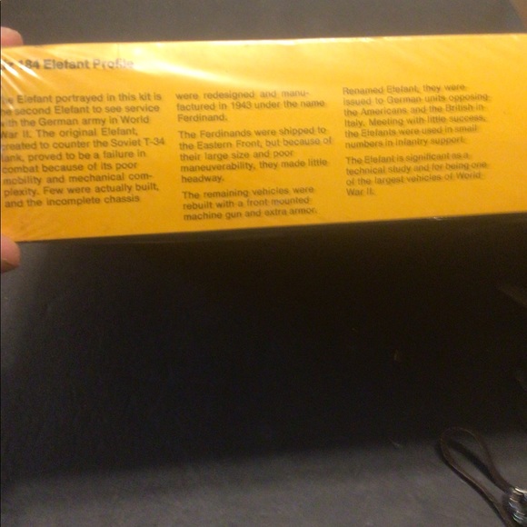 1980 NIB Kfz 184 Elefant model tank factory sealed - Picture 6 of 6